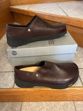 Footprints Men's Slip-On Work Clog - Brown
